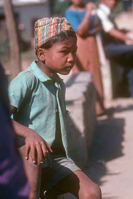 Newar boy, Waling